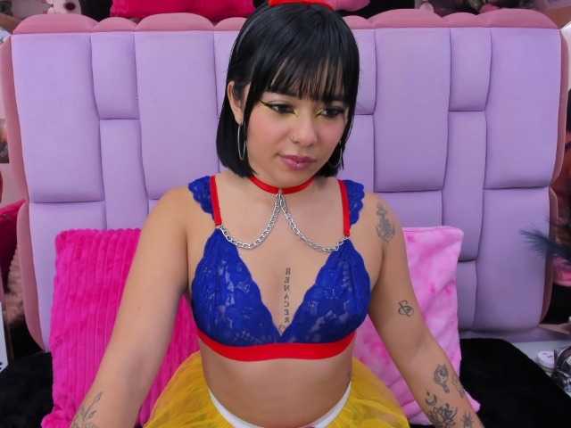 roxanevega live cam on BongaCams