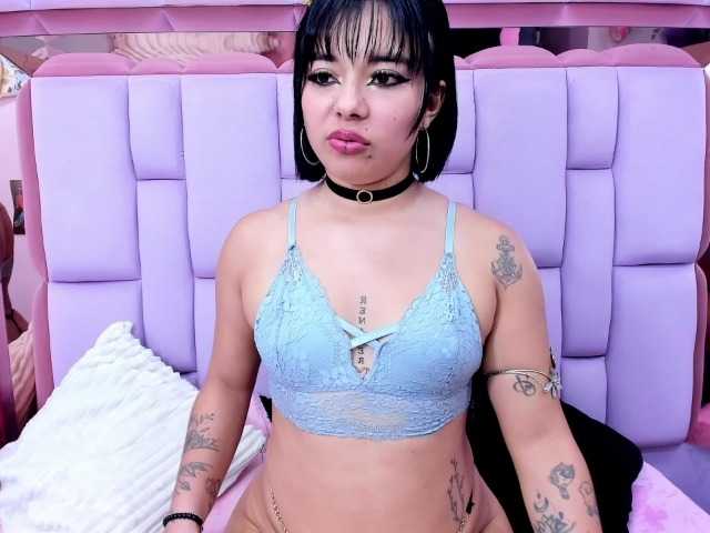 roxanevega live cam on BongaCams