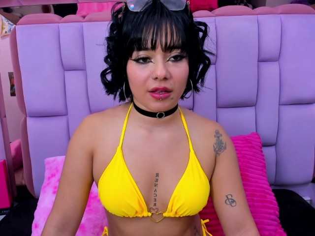 roxanevega live cam on BongaCams