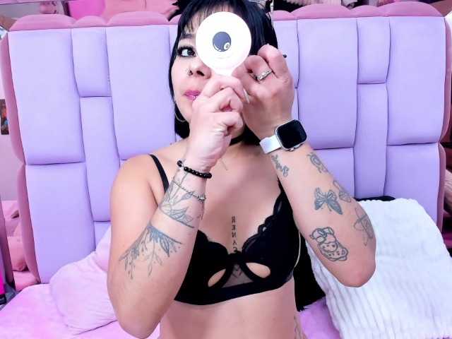 roxanevega live cam on BongaCams