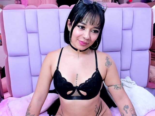 roxanevega live cam on BongaCams