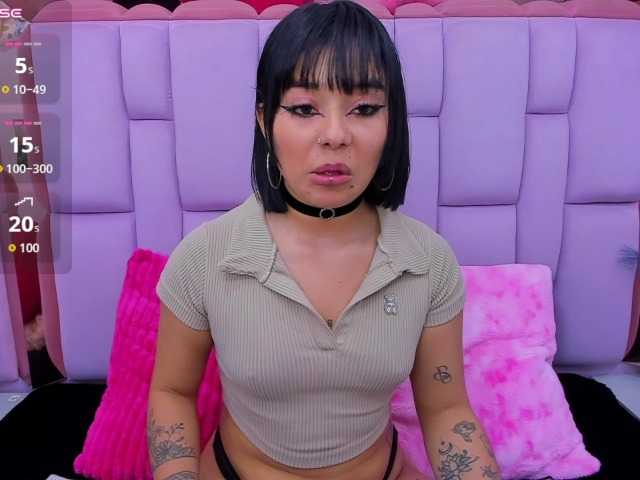 roxanevega live cam on BongaCams