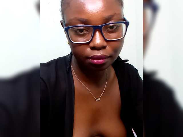 Sweetq live cam on BongaCams
