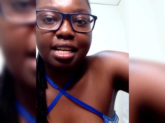 Sweetq live cam preview