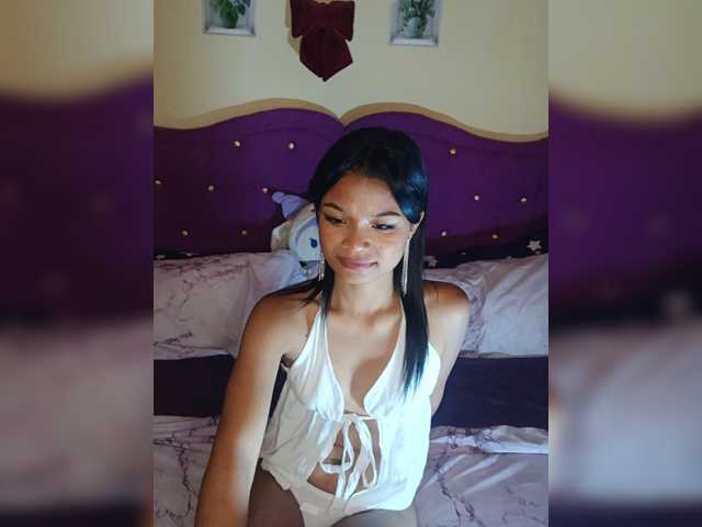 Sexyladyyya live cam on BongaCams