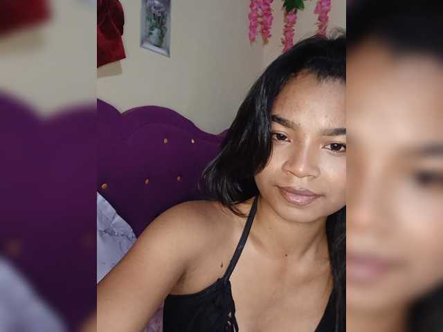 Sexyladyyya live cam on BongaCams
