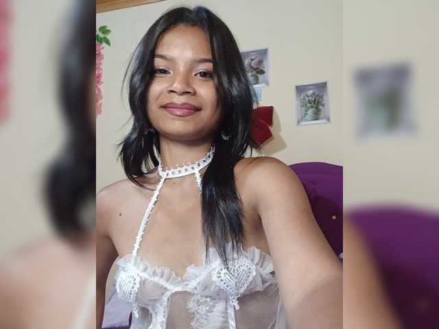 Sexyladyyya live cam on BongaCams