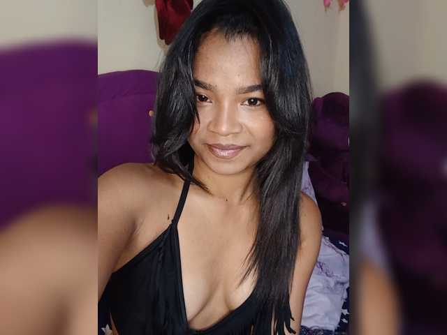 Sexyladyyya live cam on BongaCams