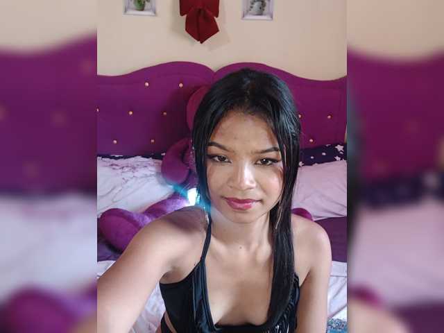 Sexyladyyya live cam on BongaCams