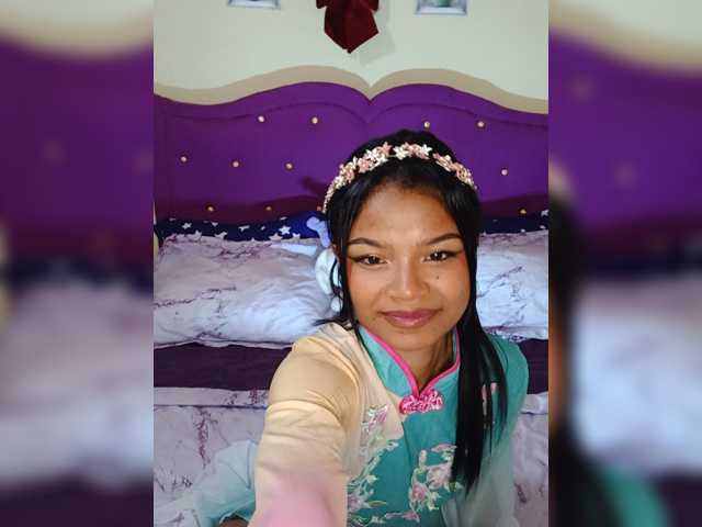 Sexyladyyya live cam on BongaCams