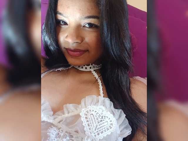 Sexyladyyya live cam on BongaCams