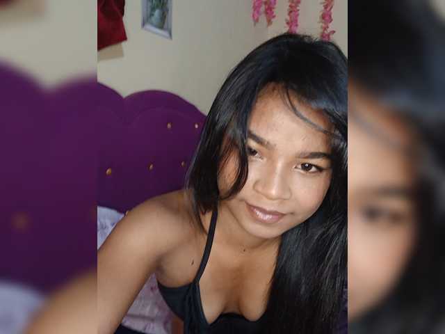 Sexyladyyya live cam on BongaCams