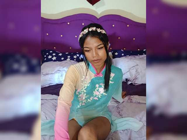 Sexyladyyya live cam on BongaCams