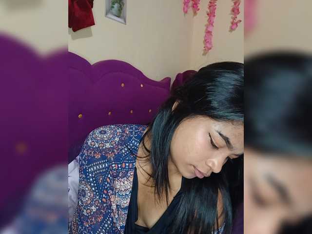Sexyladyyya live cam on BongaCams
