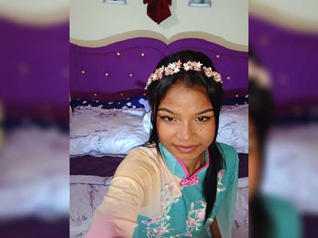 Sexyladyyya live cam on BongaCams