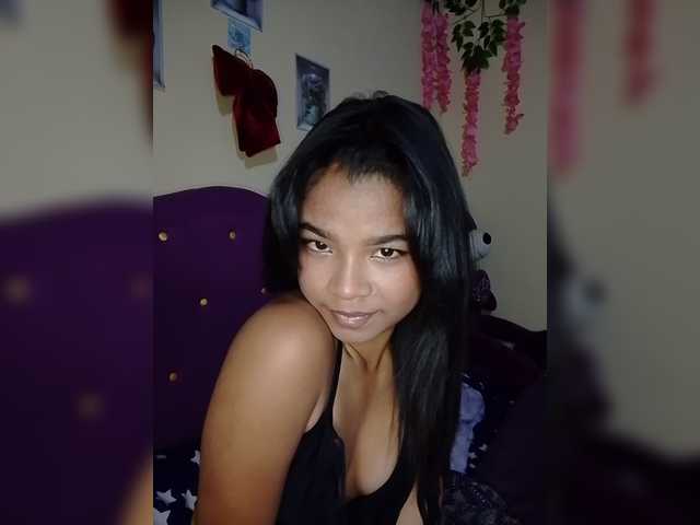 Sexyladyyya live cam on BongaCams