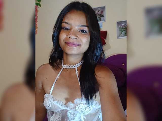 Sexyladyyya live cam on BongaCams