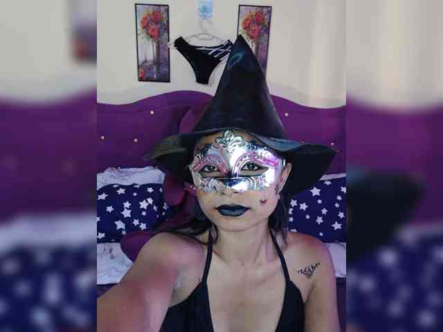 Model: Maskgirl