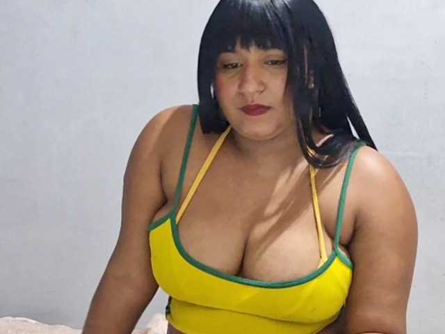 le modèle Marydiith est en webcam porno dans un show sur le site bongacams, il possède les tags suivants: Latino/Hispanic,Brunette,Shaved