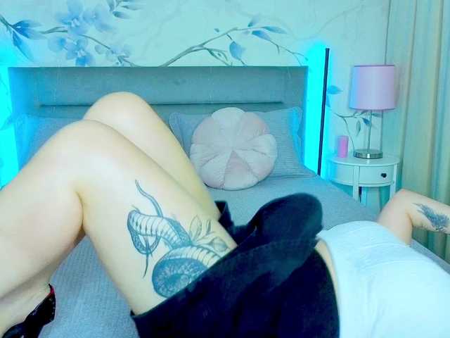 Cutie-beautyy live cam on BongaCams