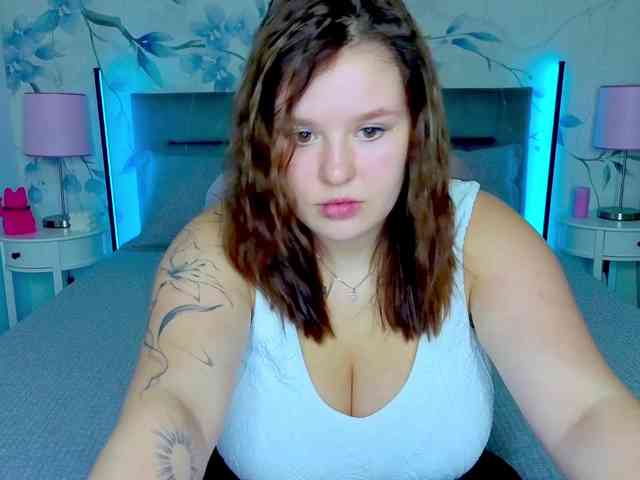 Cutie-beautyy webcam
