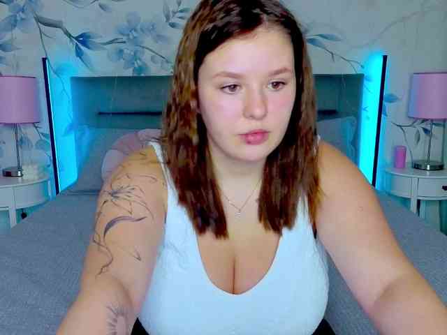 Cutie-beautyy webcam