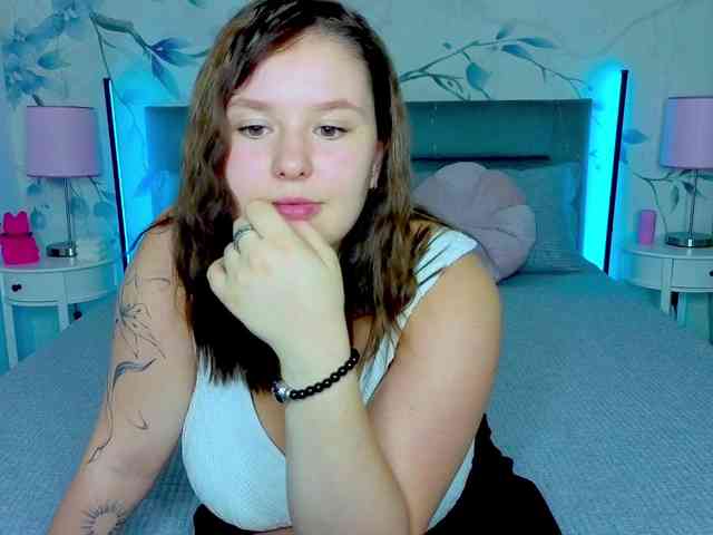 Cutie-beautyy webcam