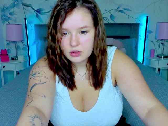 Cutie-beautyy webcam