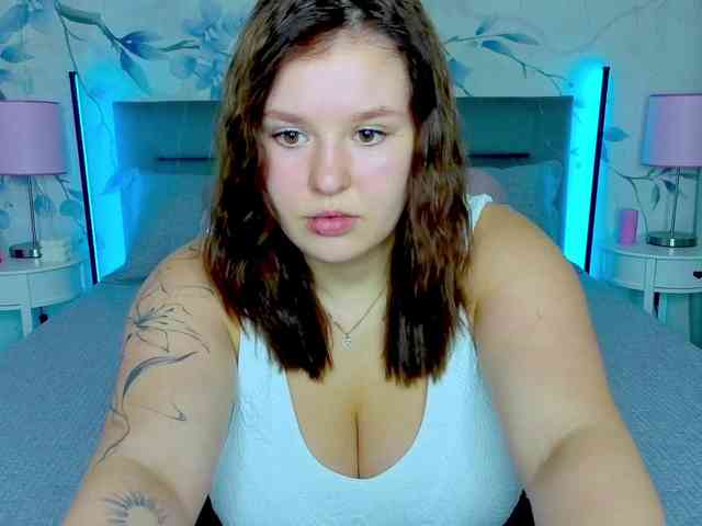 Cutie-beautyy webcam