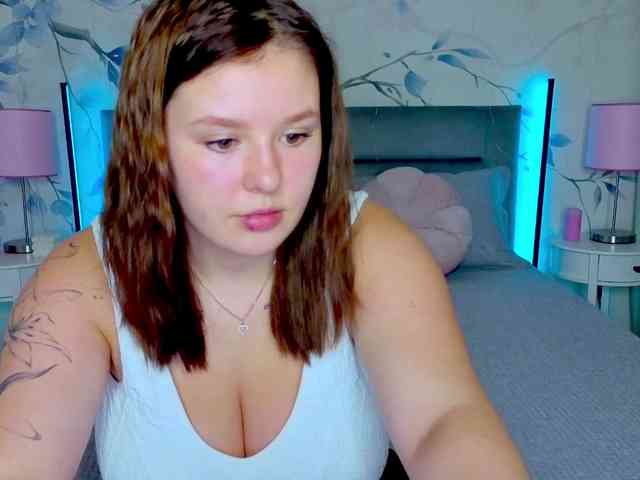 Cutie-beautyy webcam