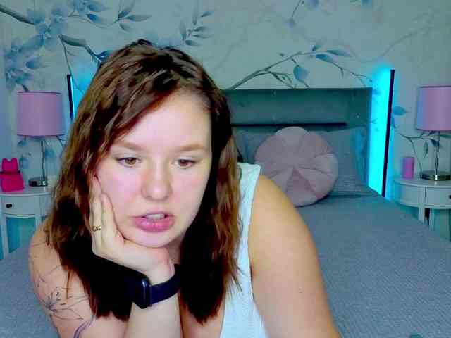 Cutie-beautyy webcam