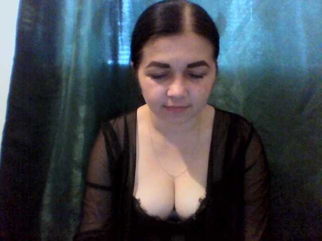 Anna332245, en directo ahora en BongaCams