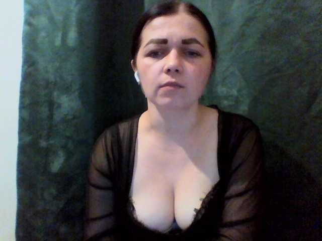 Anna332245 live cam on BongaCams