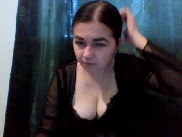Anna332245, en directo ahora en BongaCams