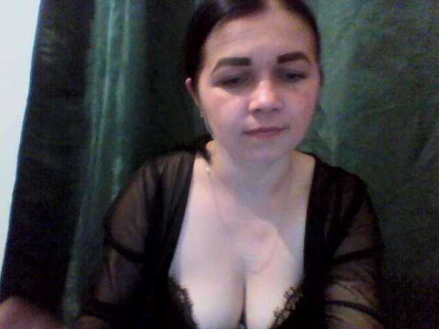 Anna332245 live cam on BongaCams