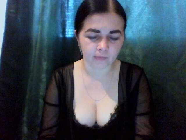 Anna332245, en directo ahora en BongaCams