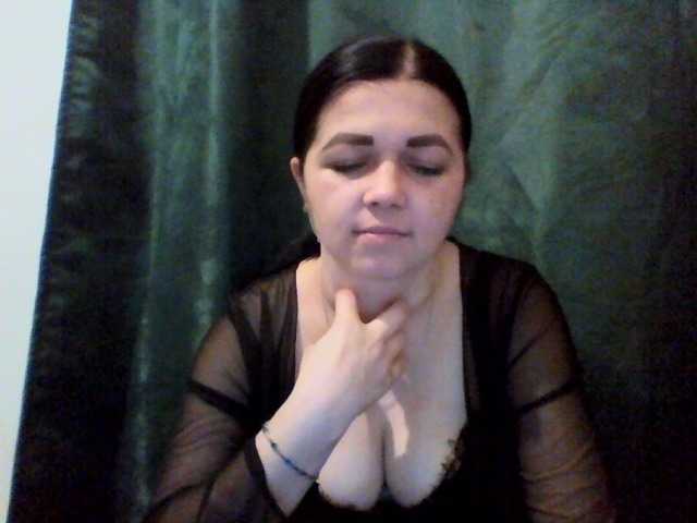 Anna332245 live cam on BongaCams