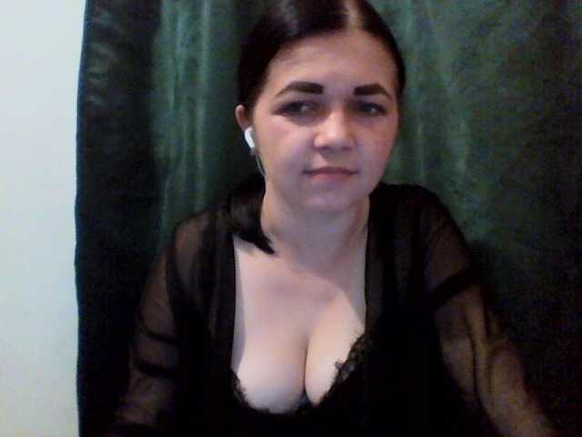 Anna332245 live cam on BongaCams