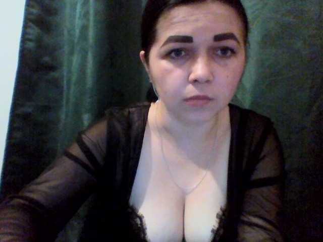 Anna332245 live cam on BongaCams