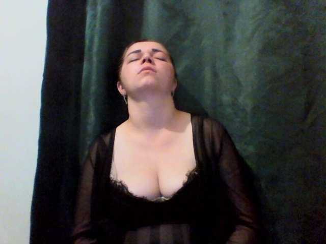 Anna332245 live cam on BongaCams