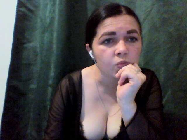 Anna332245 live cam on BongaCams