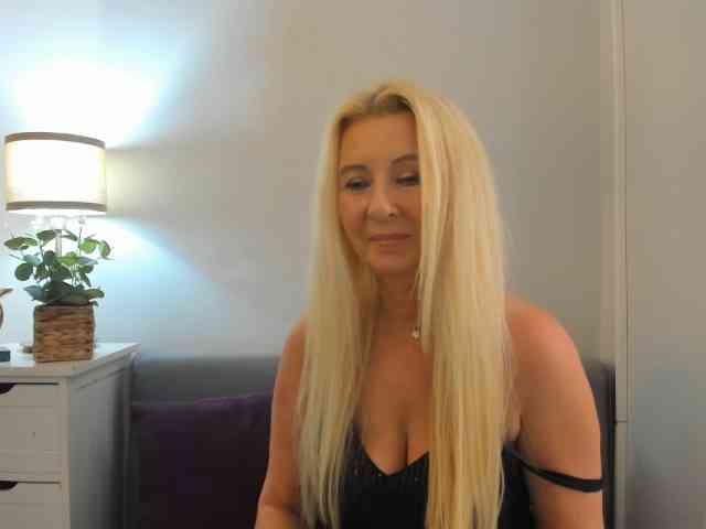 Model: ClareSensual