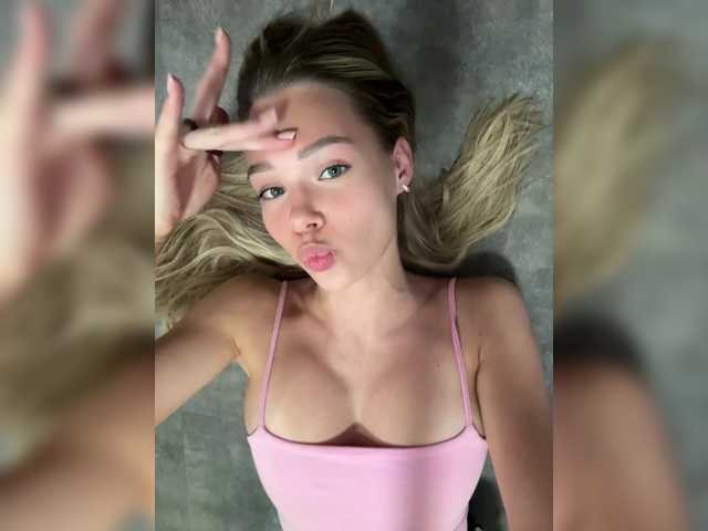 CrystalFairy live cam on BongaCams