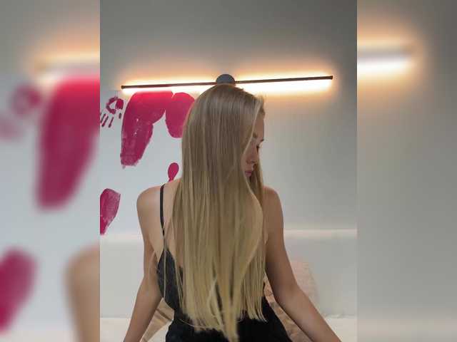 CrystalFairy live cam preview