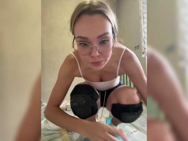 CrystalFairy live cam preview