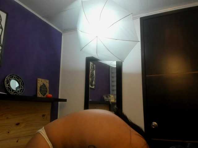sarahy-evans live cam on BongaCams