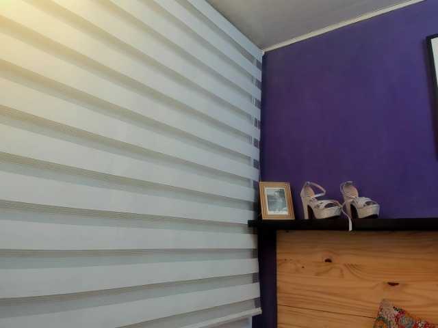 sarahy-evans live cam on BongaCams