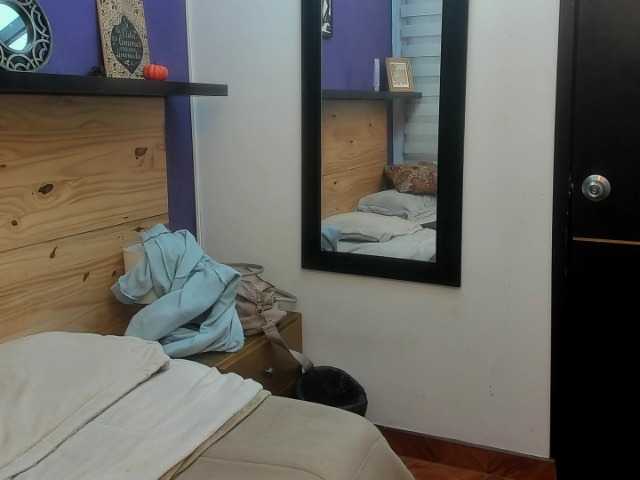 sarahy-evans live cam on BongaCams