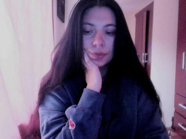 le modèle GoddessValkyrie est en webcam porno dans un show sur le site bongacams, il possède les tags suivants: Latino/Hispanic,Brunette,Trimmed