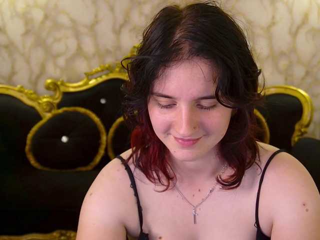 ZlataSky live cam on BongaCams